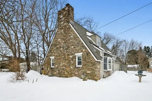 13 Harwood St, Oxford, MA 01540