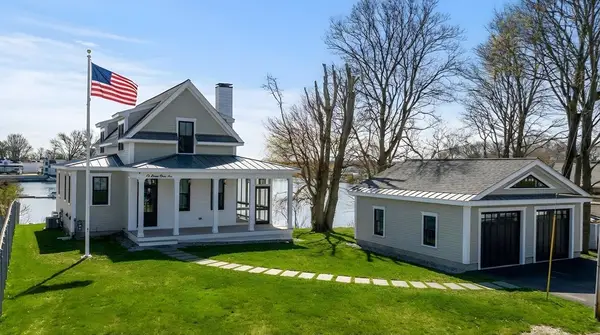 72 Ocean View Ave, Swansea, MA 02777