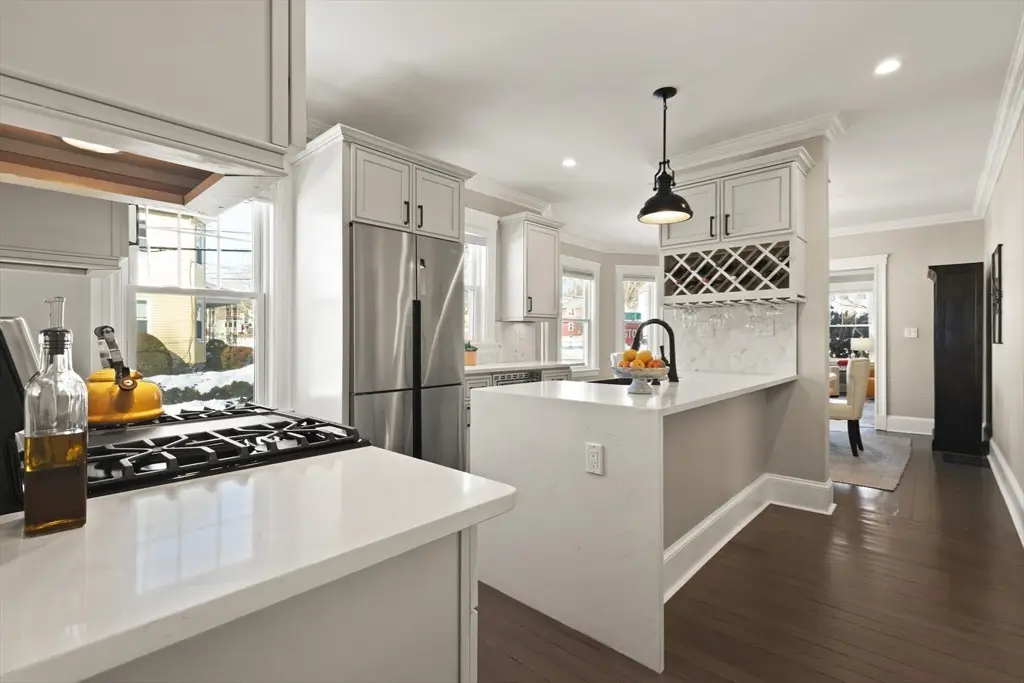 504 Main St #1, Watertown, MA 02472 - #1