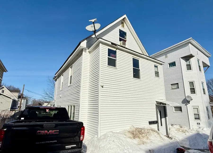 21 Mott St, Worcester, MA 01604 - #2