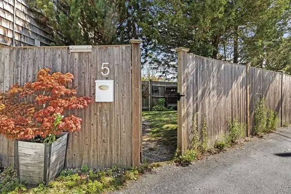 5 Wise Place, Gloucester, MA 01930