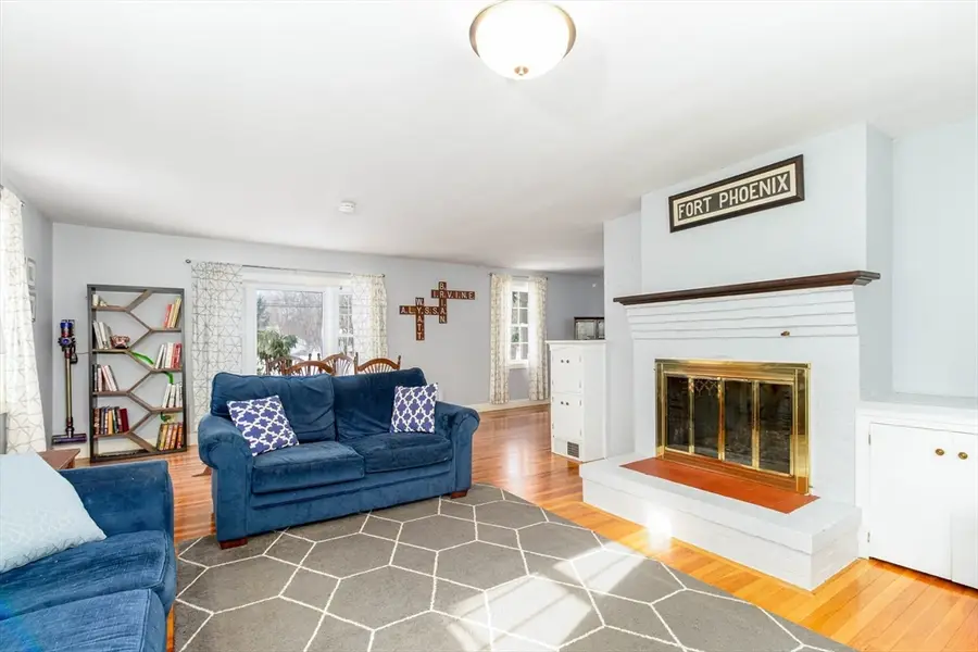 1391 Pond St, Franklin, MA 02038 - #3