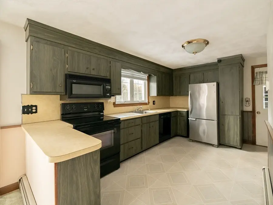 19 Greenview Dr, Plymouth, MA 02360 - #2