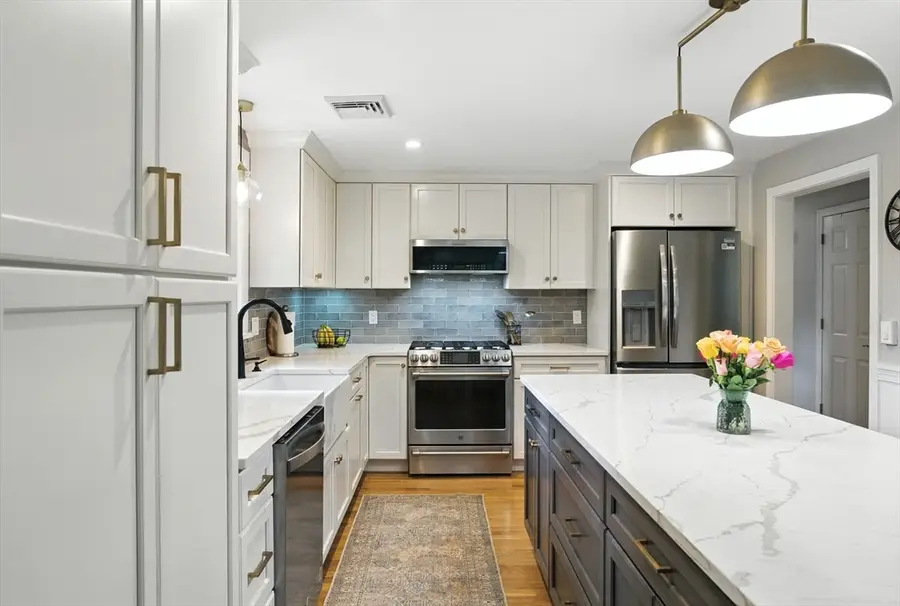 1 Glenridge Dr, Bedford, MA 01730 - #2