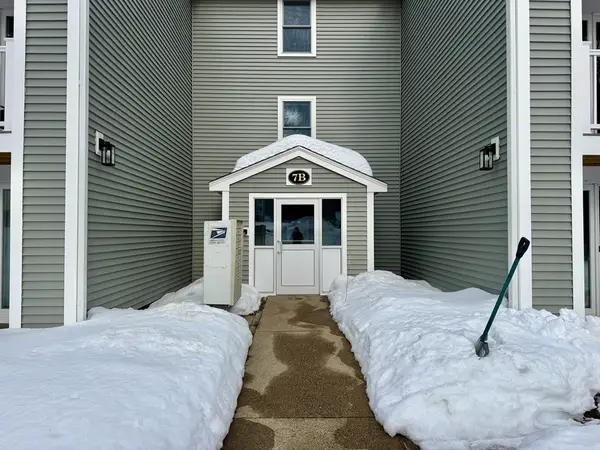 7B Marc Dr #8, Plymouth, MA 02360