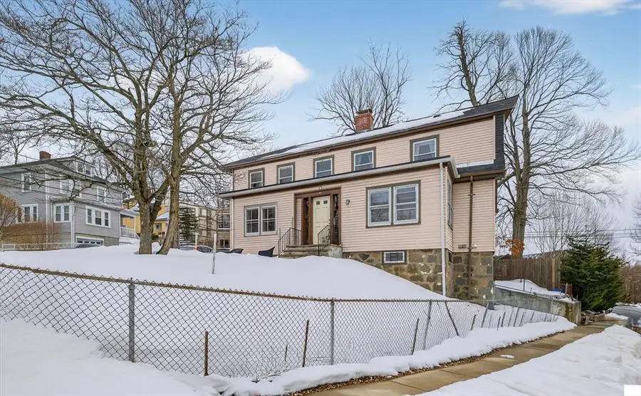 27 South Crescent Circuit, Boston, MA 02135 - #3