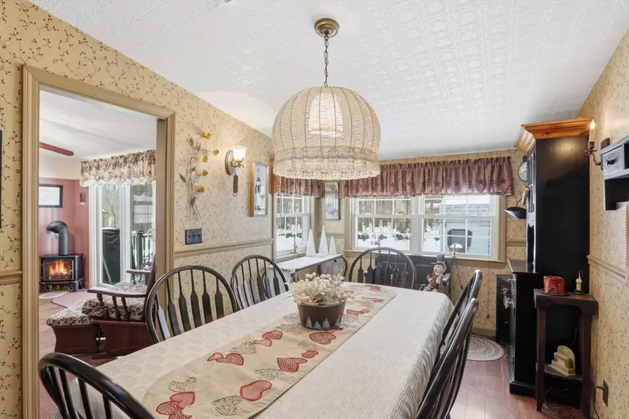 4 Rosemary St, Salem, NH 03079 - #3