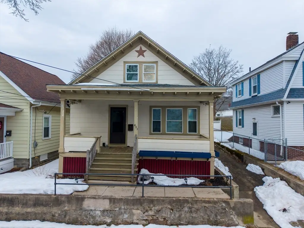 421 Maxfield St, New Bedford, MA 02740 - #1
