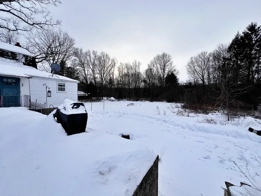 534 S West St, Feeding Hills, MA 01030 - #3