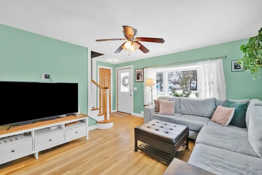 23 Fairway Dr, Springfield, MA 01108 - #2