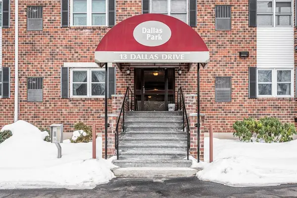 13 Dallas Dr #107, Dracut, MA 01826