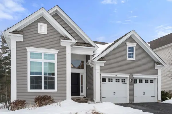 124 Glen Ellen Blvd #124, Millis, MA 02054