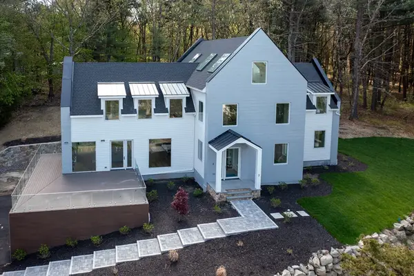 7 Whipple Rd, Lexington, MA 02420
