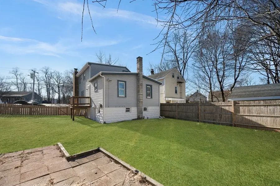 76 Main St, Blackstone, MA 01504 - #3