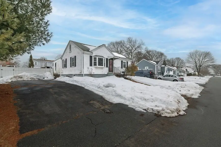 28 Linda St, Abington, MA 02351 - #2