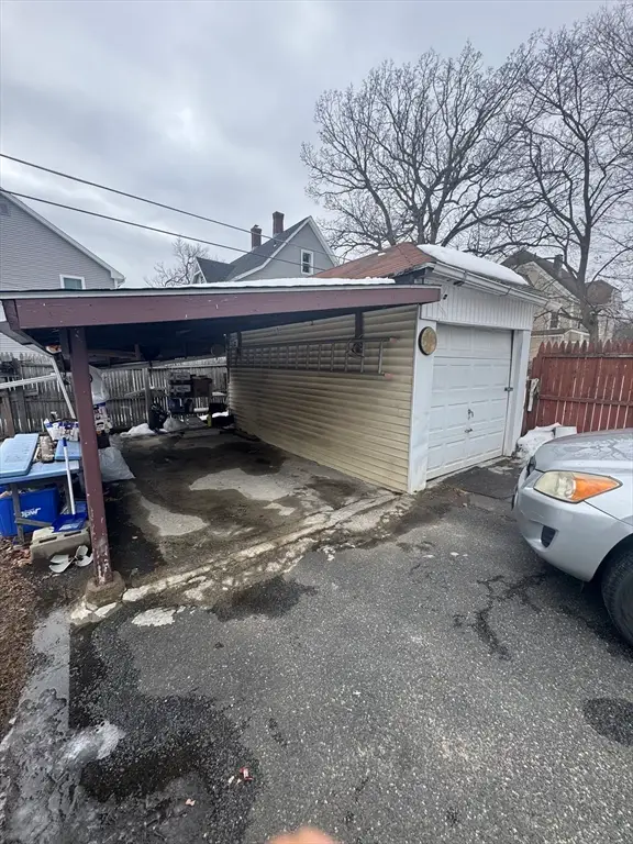 158 Bowles St, Springfield, MA 01109 - #3