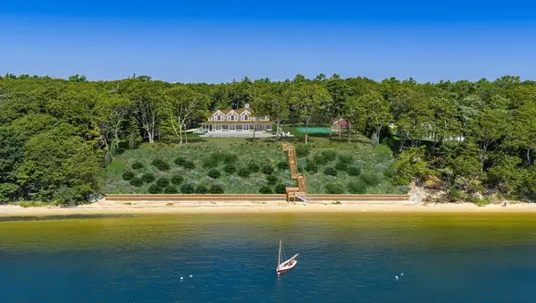 135 Putnam Avenue, Barnstable, MA 02635