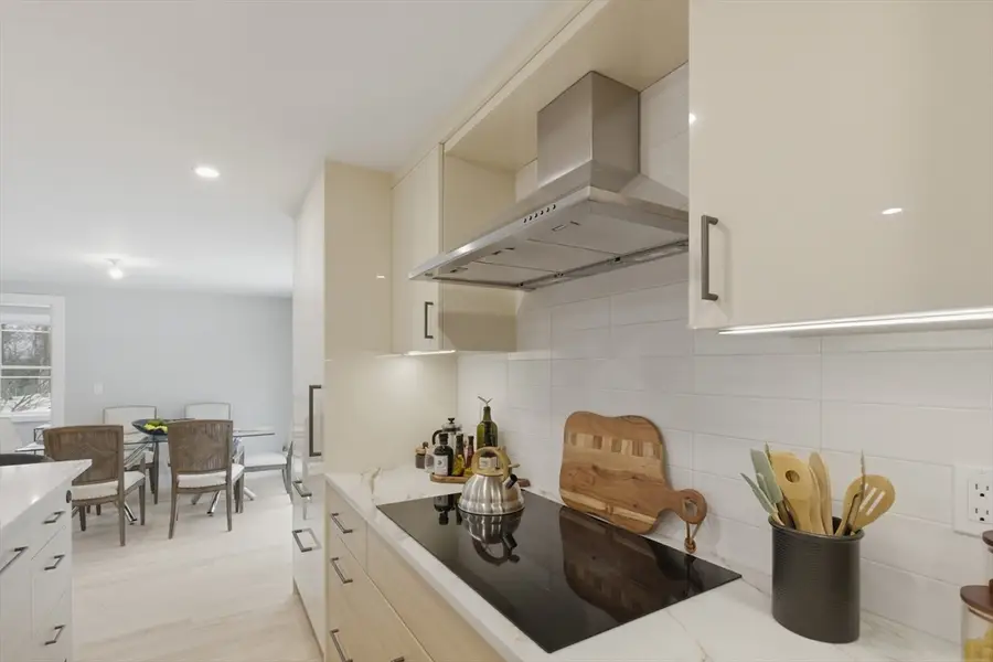 59 Roundwood Road, Newton, MA 02464 - #3