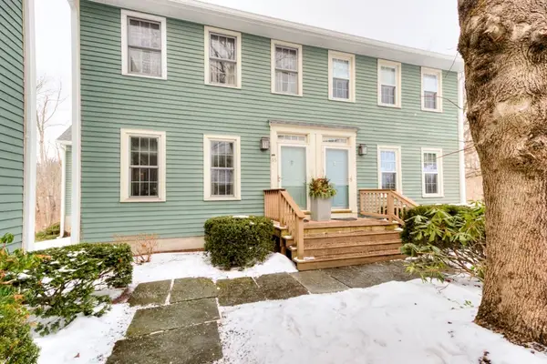 65 Brookdale Cir #65, Shrewsbury, MA 01545