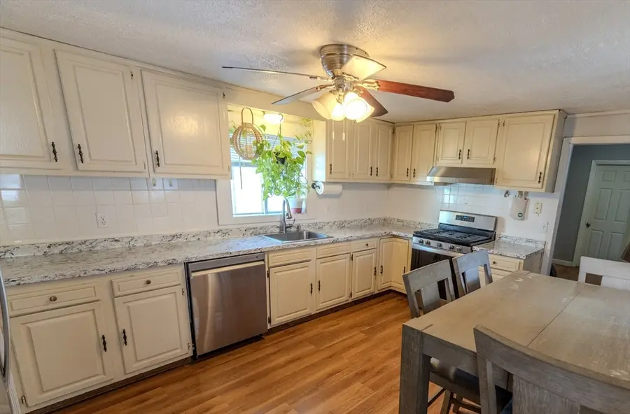 14 Warnock St, Lowell, MA 01852 - #2