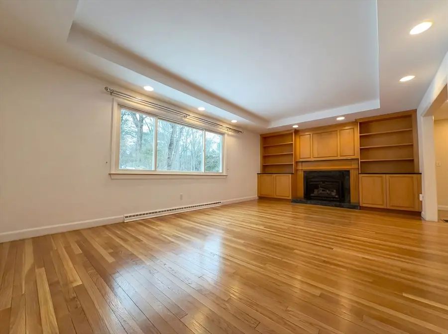 16 Crest Dr, Dover, MA 02030 - #3