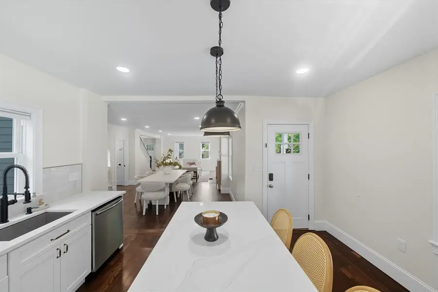 400 Adams St #A, Milton, MA 02186 - #3