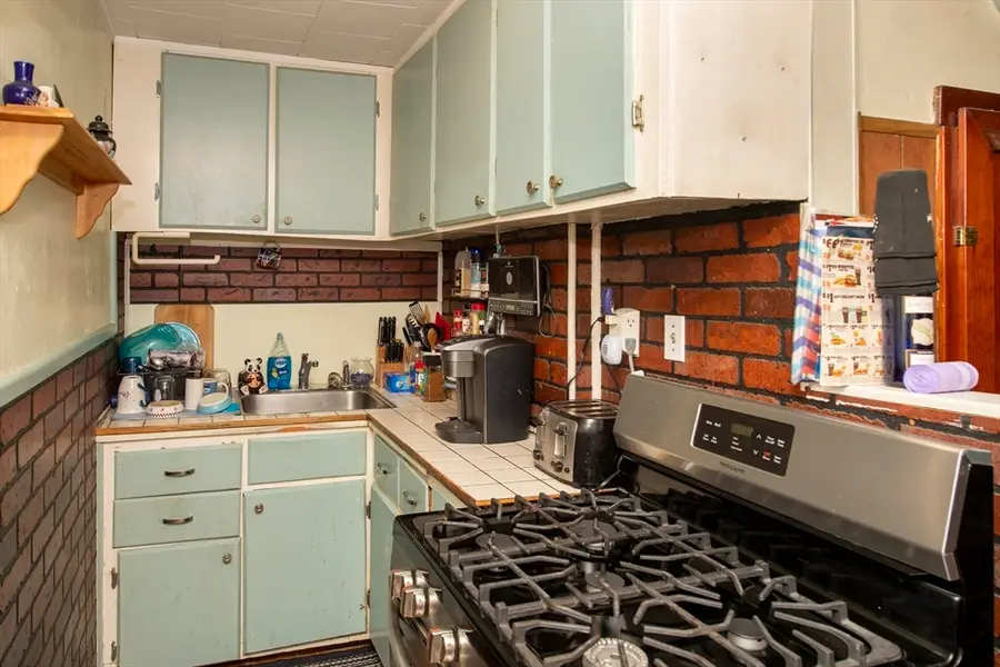 75 Belleville Rd, New Bedford, MA 02745 - #3