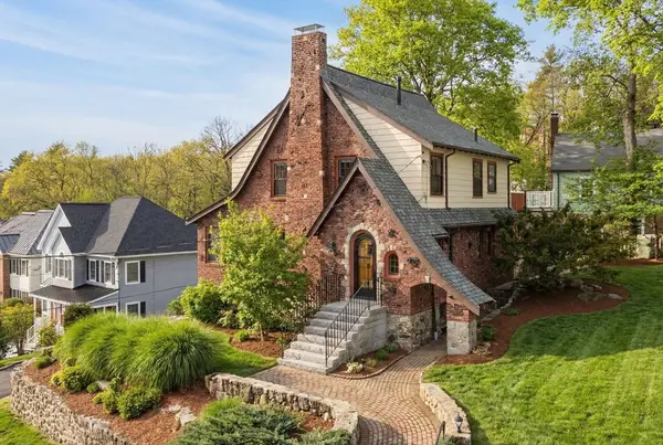 93 Churchill Ave, Arlington, MA 02476