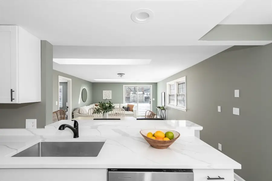 70 Manistee St, Pawtucket, RI 02861 - #2