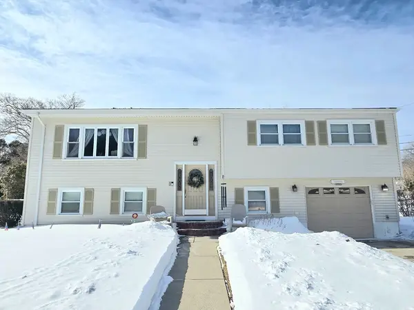 45 Birchwood Ter, Dartmouth, MA 02747