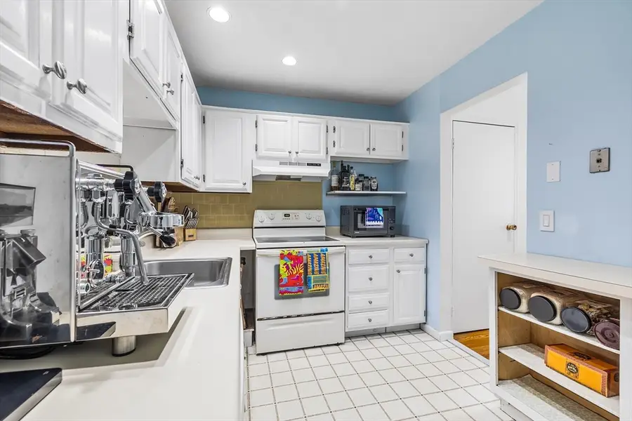 55 Staffordshire Ln #B, Concord, MA 01742 - #2