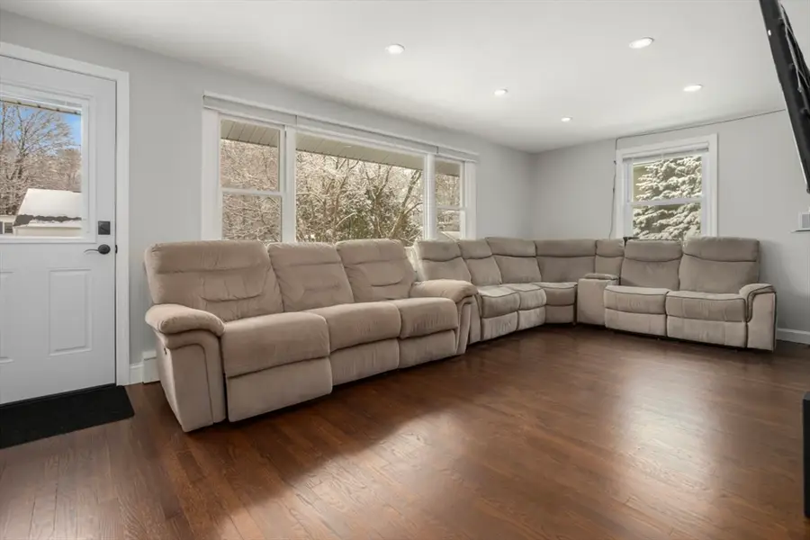 51 Spring St, Stoneham, MA 02180 - #3