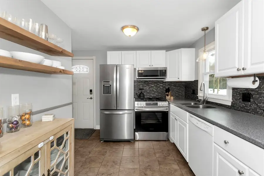 337 Westfield Rd, Holyoke, MA 01040 - #2