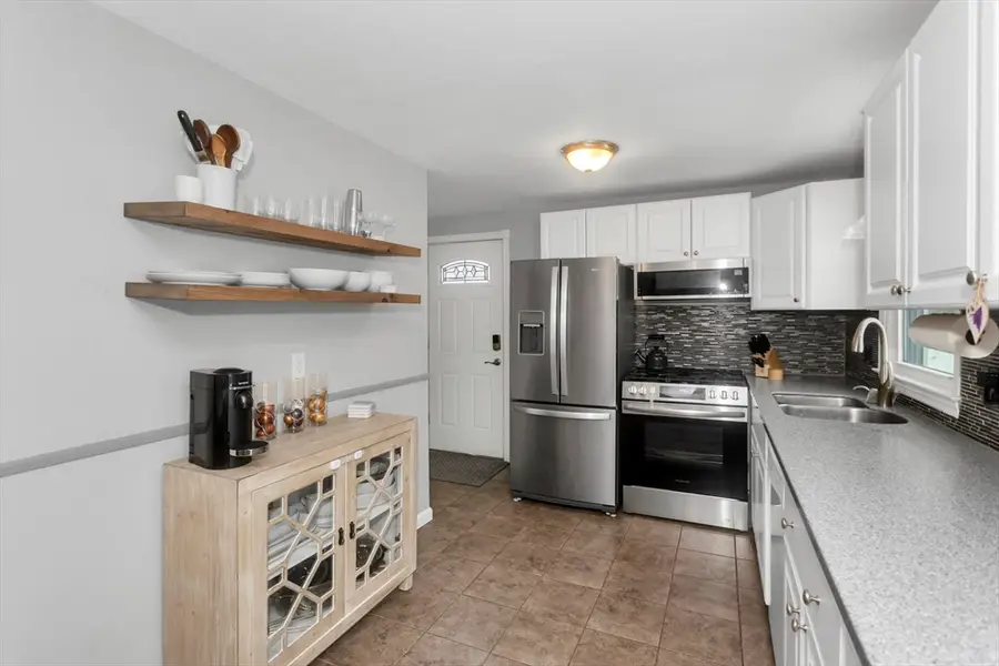 337 Westfield Rd, Holyoke, MA 01040 - #3