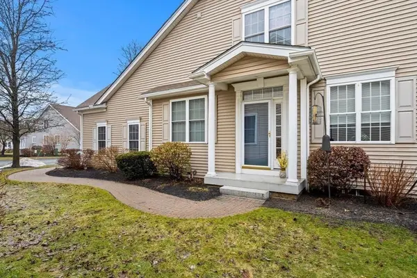 3 Larkspur Cir #3, Georgetown, MA 01833