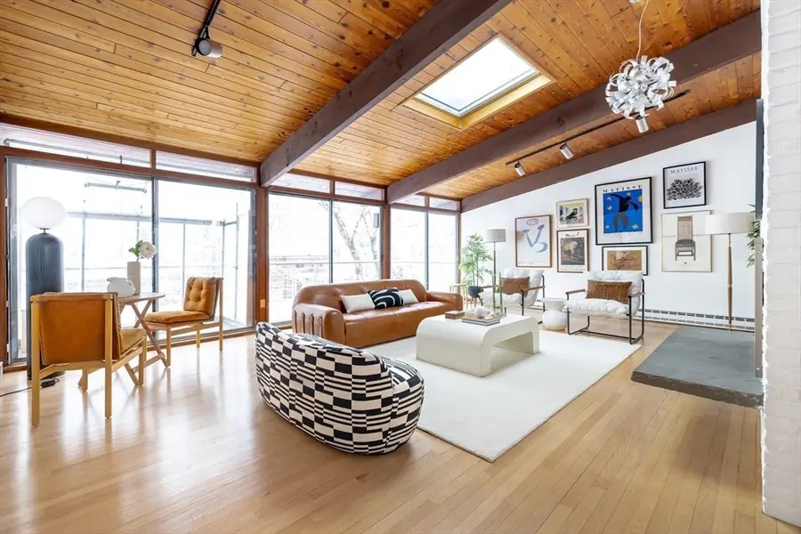 134 Rangeley Rd, Chestnut Hill, MA 02467 - #3