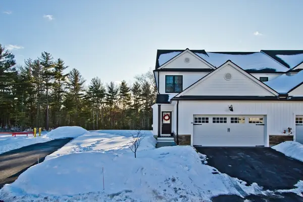 36 Compass Point Dr #36, Douglas, MA 01516