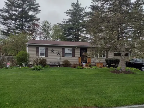 236 Glenoak Drive, Springfield, MA 01128