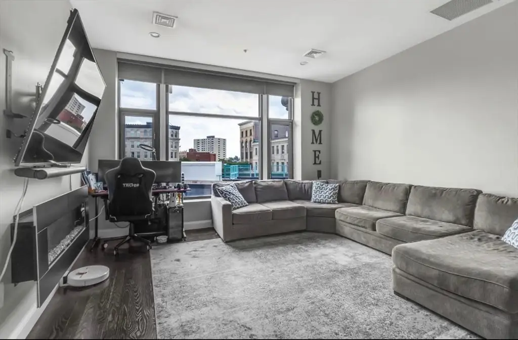 7 Central Sq #307, Lynn, MA 01902 - #1