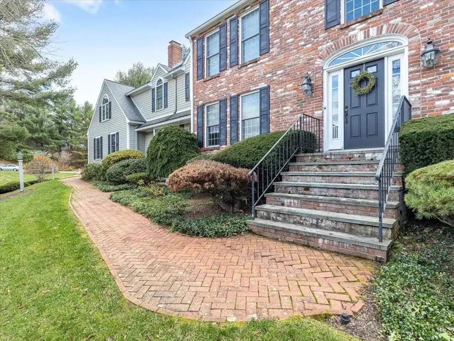 18 Shawnee Rd, Medfield, MA 02052 - #3