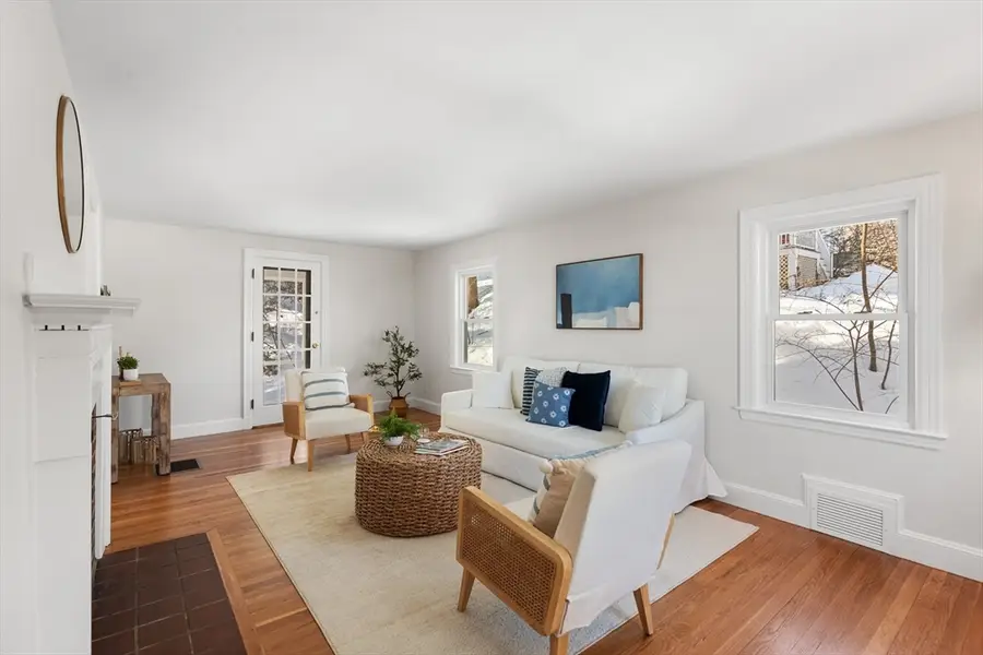 115 Gloucester St, Arlington, MA 02476 - #2