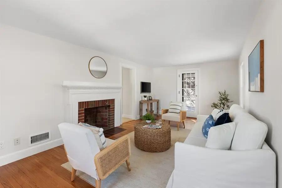 115 Gloucester St, Arlington, MA 02476 - #3