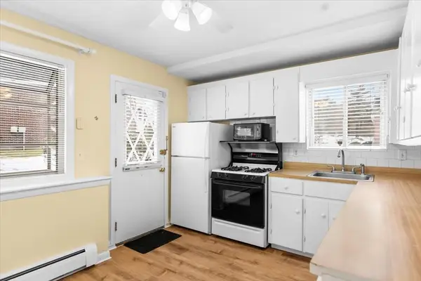 42 Will Dr #49, Canton, MA 02021