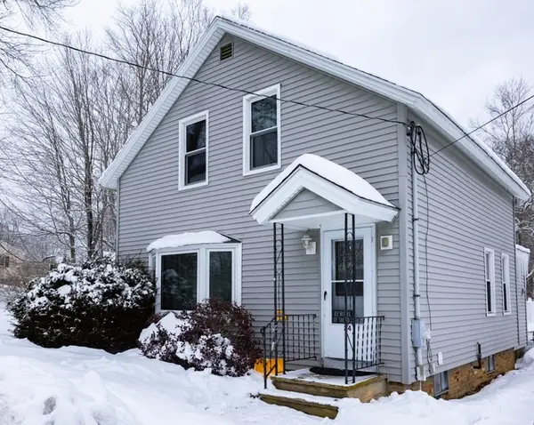 24 Railroad Ave, Dudley, MA 01507