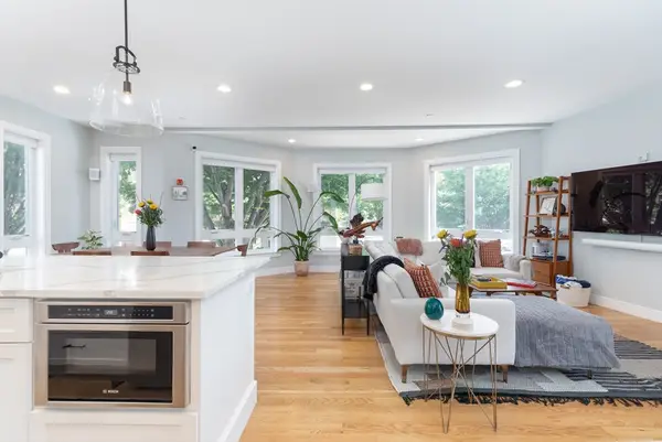 3305-3309 Washington St #201, Boston, MA 02130