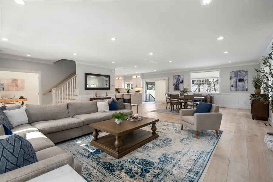 2 Lincoln Ct, Medfield, MA 02052 - #2