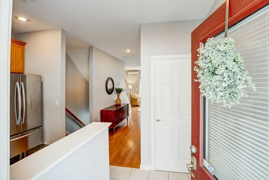 900 Lawrence St #5, Lowell, MA 01852 - #2