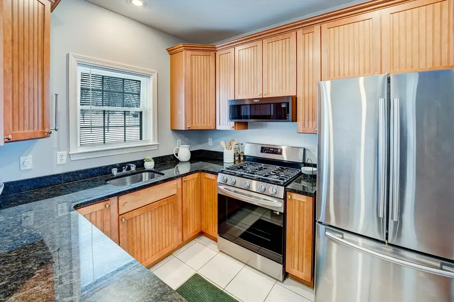 900 Lawrence St #5, Lowell, MA 01852 - #3