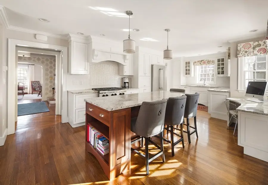 12 Yale St, Winchester, MA 01890 - #3