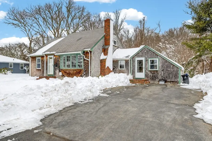 21 George St, Dartmouth, MA 02748 - #2